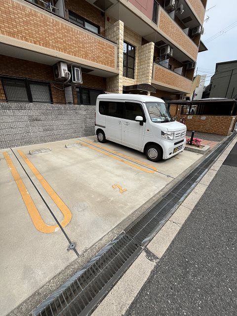 ダイアパレス塚本Ⅱ番館の駐車場