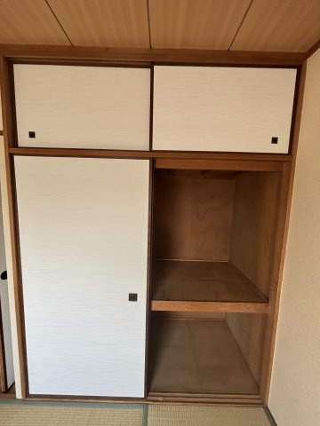 成小路ハイツの収納