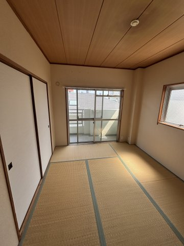 成小路ハイツの寝室