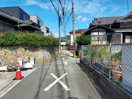 堀越2丁目戸建オーナーチェンジ物件の前面道路含む現地写真