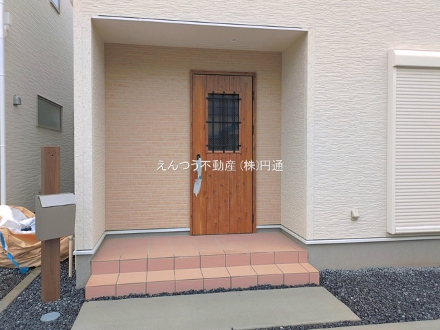 リーブルガーデン下之一色町中ノ切の玄関