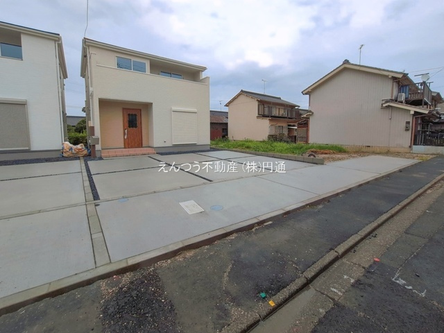 リーブルガーデン下之一色町中ノ切の前面道路含む現地写真