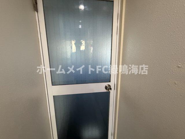 セイワSTビルのエントランス