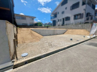 【前面道路含む現地写真】 | 高倉台　売土地　全２区画 | 前面道路約６．２ｍ！広々運転の苦手な方も安心ですね！