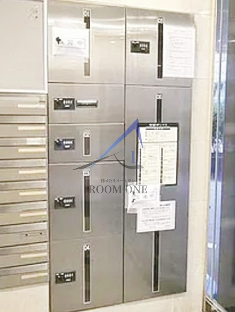 グリフィン新横浜・弐番館のその他共用部分|宅配ボックスです。