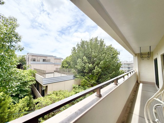 覚王山田代コーポラスＢ棟のバルコニー