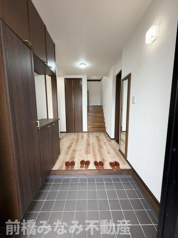 【中古】前橋市鳥取町　３LDK＋Sの玄関|ゆったりとした玄関です