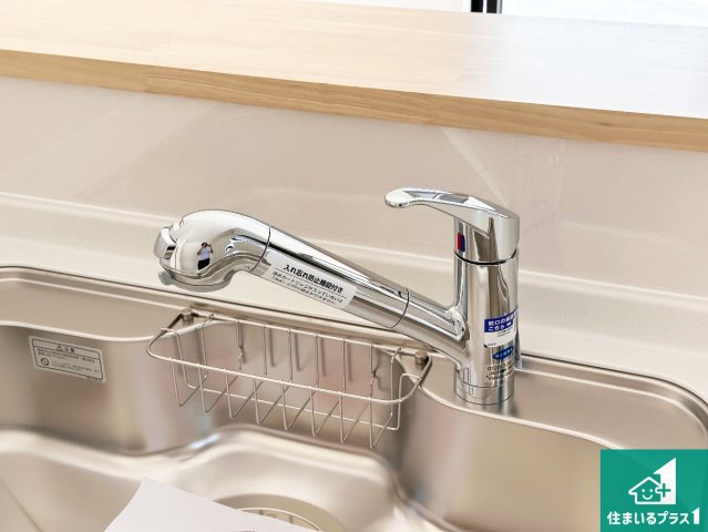 姫路市苫編　第2期　新築一戸建ての設備|浄水器を内蔵！炊飯時、お茶を作る時に安心してお水を使えます！お湯と冷水、浄水と原水、シャワーの切替えもワンタッチです！