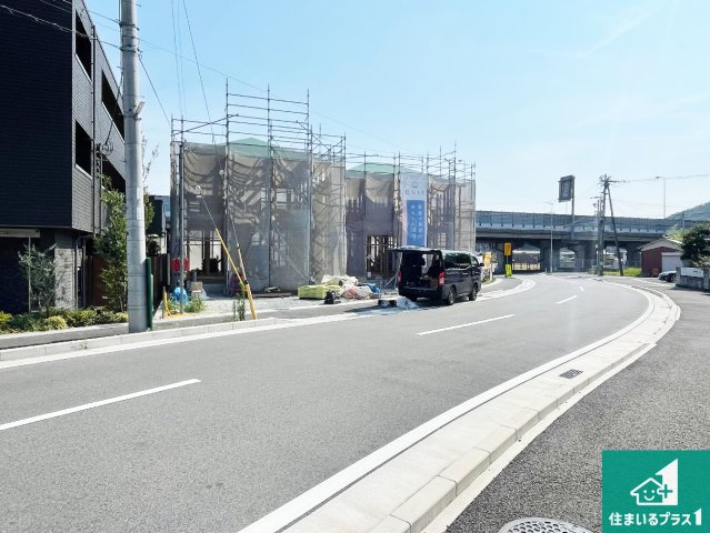 姫路市苫編　第2期　新築一戸建ての前面道路含む現地写真|周辺は落ち着いた街並みの住宅地！子育てがしやすい住環境です！まだ未完成ですが、現地でしかわからない事もございます。是非一度ご覧ください。