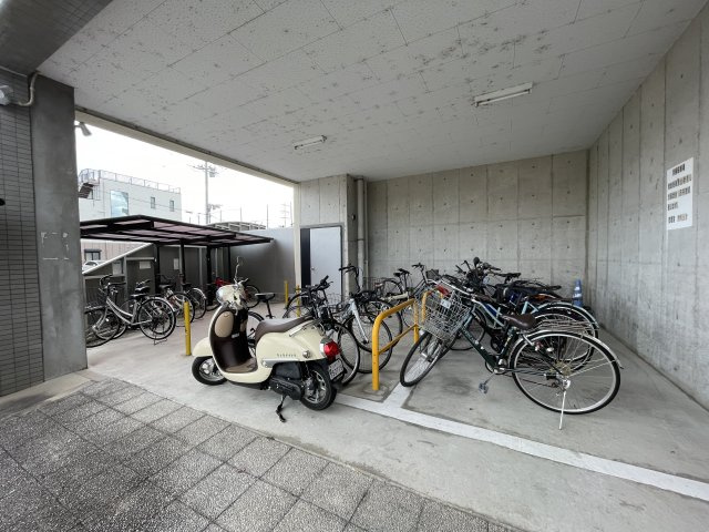 ケイズキューブのその他共用部分|バイク置場と駐輪場です