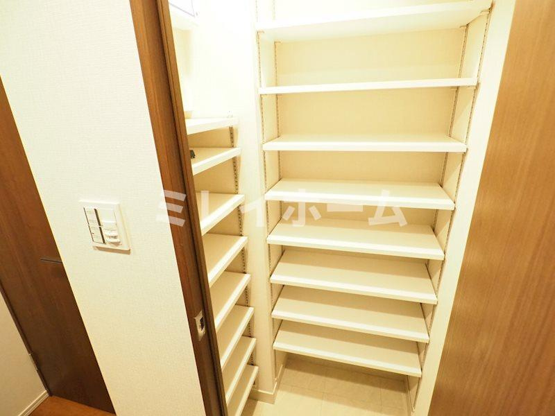 レジディア下丸子プレイスの省エネ性能ラベル|同建物内、別のお部屋の参考写真になります。