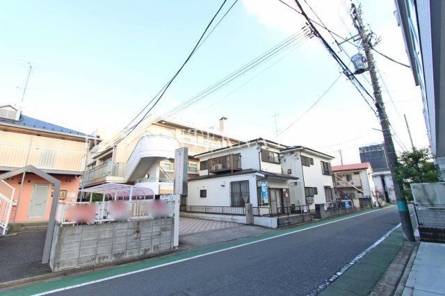 リブリ・ＳＯＬの周辺