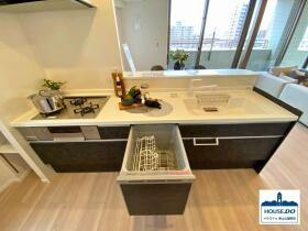 ◆プラウド川名駒方◆ペット可＆3LDK南西角住戸！のキッチン|最新設備を備えたシステムキッチンは、お料理、お片付けの作業効率を大幅にUPします