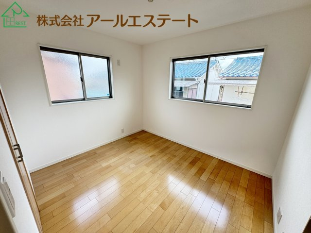 加古川市野口町水足　　中古戸建の子供部屋