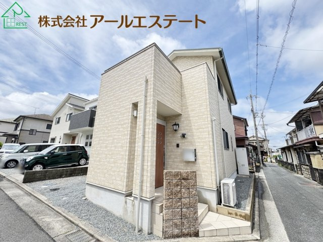 加古川市野口町水足　　中古戸建の玄関