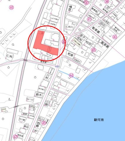 海まで徒歩2分、約283坪の広大な敷地。事業にも趣味にも、可能性が広がる大型売地。の土地図