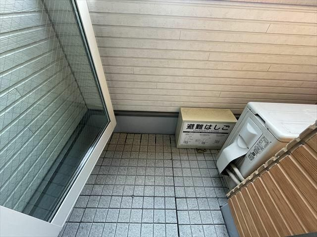 横浜市磯子区森２丁目のアパートのバルコニー
