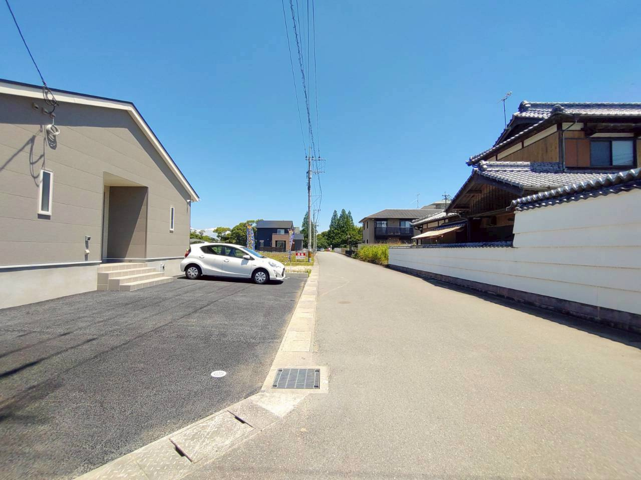 柳川市弥四郎町の新築一戸建の前面道路含む現地写真