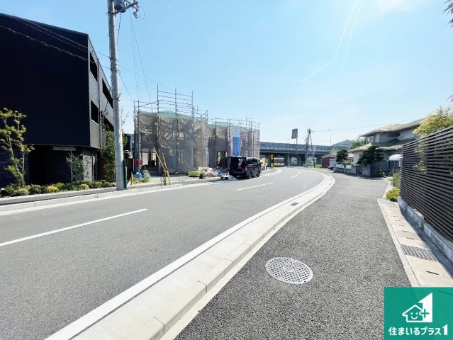 姫路市苫編　第2期　新築一戸建ての前面道路含む現地写真|周辺は落ち着いた街並みの住宅地！子育てがしやすい住環境です！まだ未完成ですが、現地でしかわからない事もございます。是非一度ご覧ください。
