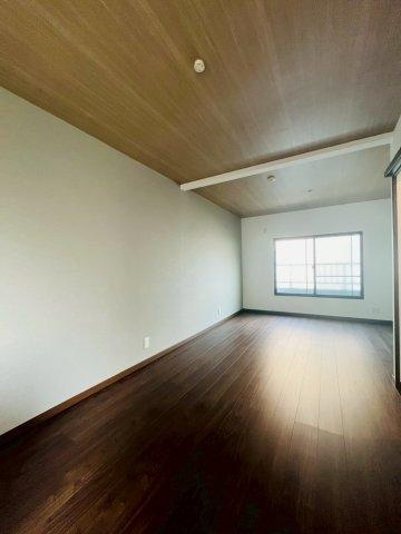 高柳1丁目　中古一戸建ての居間・リビング|LDK12.9帖
■物件内覧・資金計画相談・住宅ローン相談、リフォーム相談、お問合せ受付中■
※当日・翌日のご内覧、ご相談はお電話でのお問合せがスムーズです！