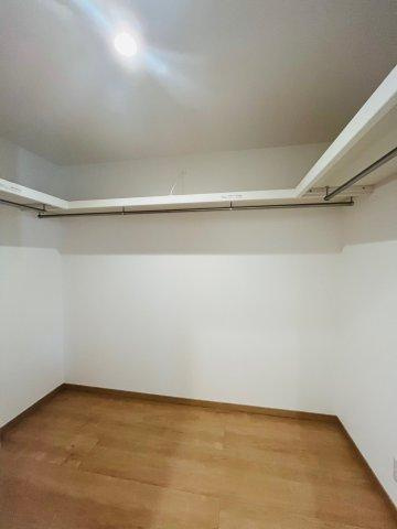 高柳1丁目　中古一戸建ての収納|ウォークインクローゼット
■物件内覧・資金計画相談・住宅ローン相談、リフォーム相談、お問合せ受付中■
※当日・翌日のご内覧、ご相談はお電話でのお問合せがスムーズです！