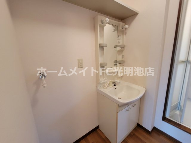 グリーンピア和泉B棟の独立洗面台