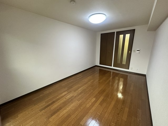岸和田市宮前町の賃貸マンションの居間・リビング