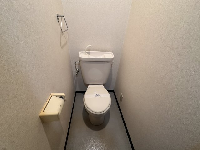 岸和田市宮前町の賃貸マンションのトイレ