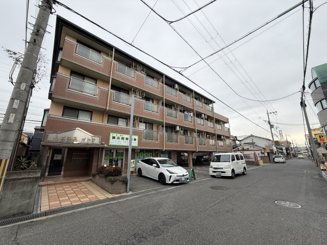岸和田市宮前町の賃貸マンションの外観