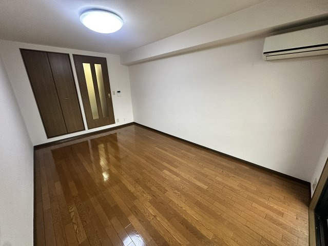 岸和田市宮前町の賃貸マンションの居間・リビング