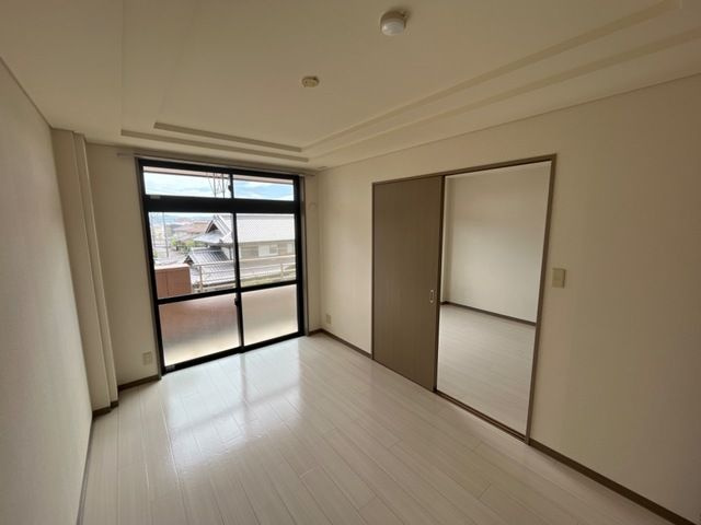 ミレニアム福田の洋室