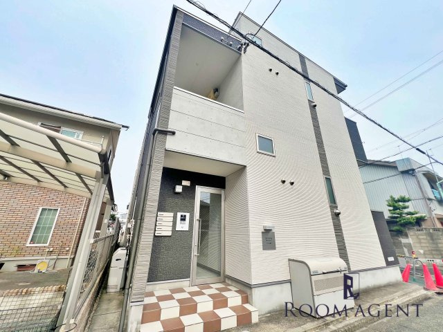Loft11名駅西の外観