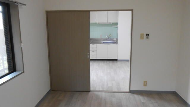 相模原市緑区橋本７丁目の賃貸マンションの居間・リビング