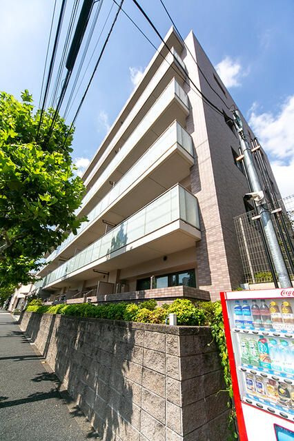 エストレリータ新宿落合の外観