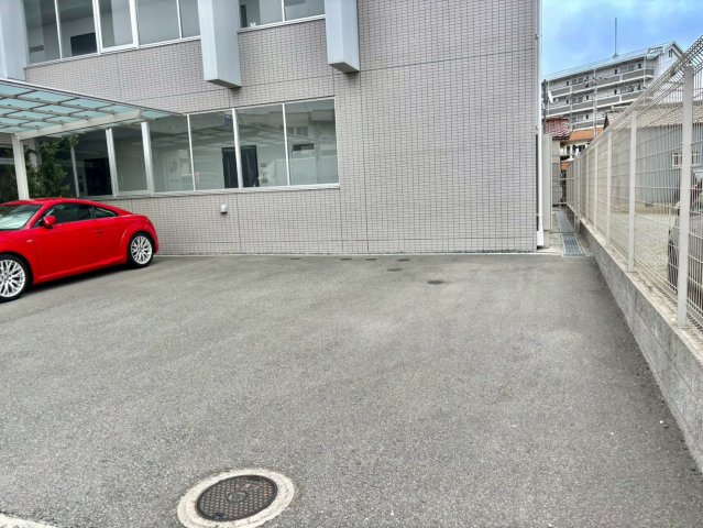 Falke・Ehreの駐車場|エレベーター