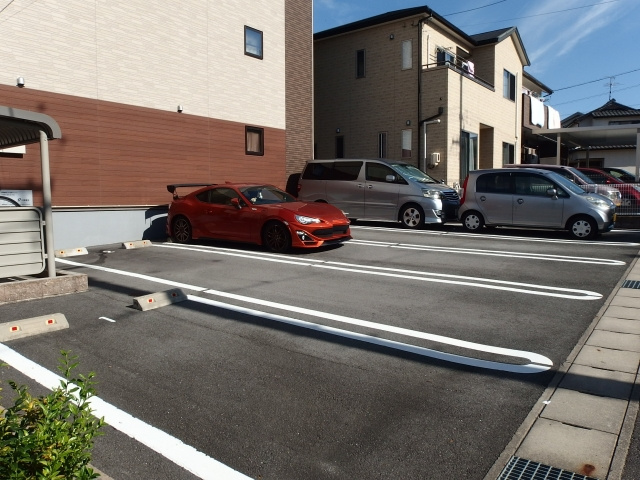グランデ・Ⅱの駐車場