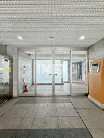 横浜市中区末吉町２丁目の賃貸マンションのロビー