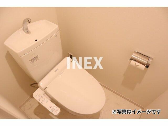 横浜市中区末吉町２丁目の賃貸マンションのトイレ