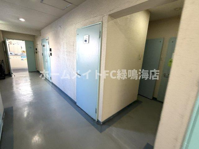 新瑞南ビルのエントランス