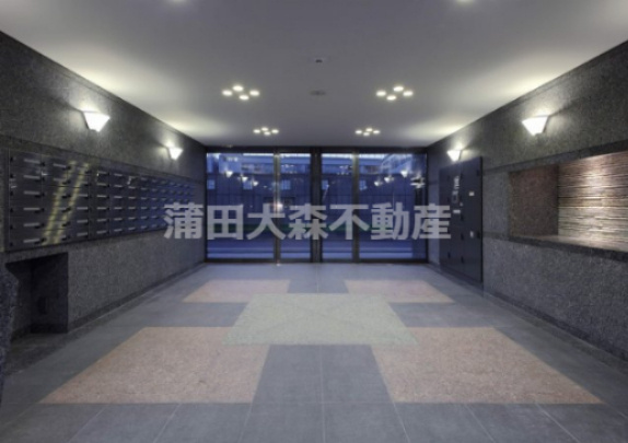 ルーブル東蒲田六番館のエントランス