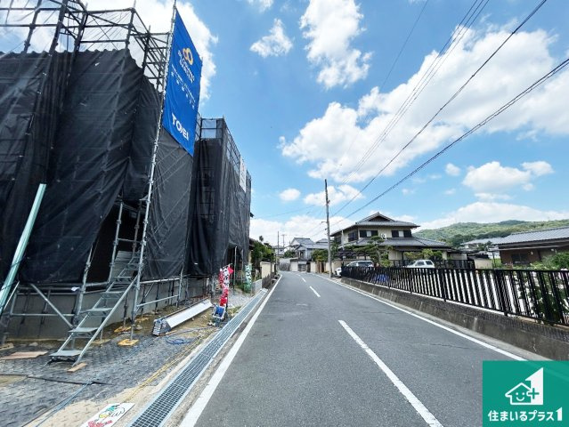 1(土)2(日)現地説明会　生駒郡斑鳩町法隆寺西の前面道路含む現地写真|駅やスーパー、小学校・中学校等日常生活に欠かせない情報や道のりもご紹介いたしますのでお気軽にご相談ください。