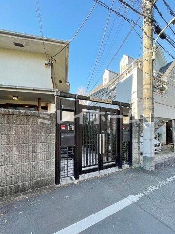 チェリーアベニュー田園調布のエントランス