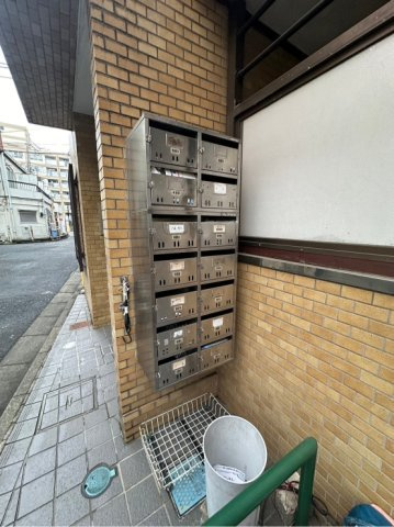 セブンシーズ調布のエントランス|※別号室参考写真です