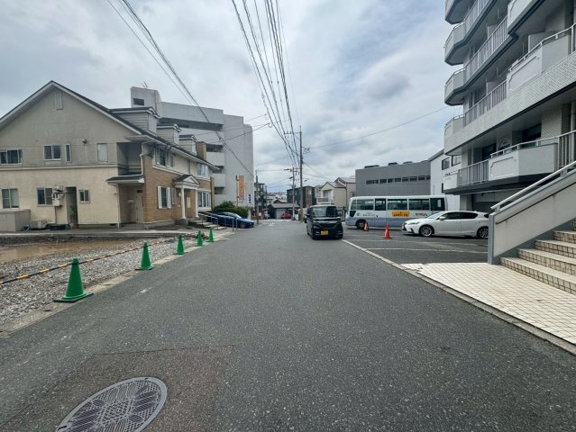 ーAdobleーアドブルー小倉北区熊本2丁目2期　【小倉北区　新築戸建て】の前面道路含む現地写真|現地撮影　2026,6,27　ーAdobleーアドブルー小倉北区熊本2丁目2期　【小倉北区　新築戸建て】