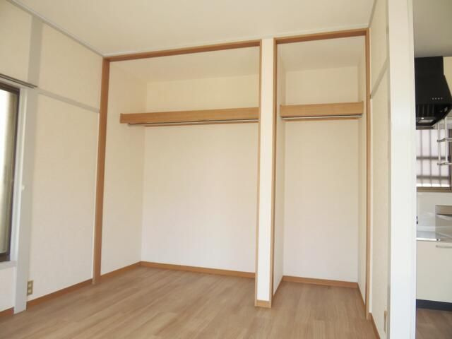 関根下土棚貸家の収納