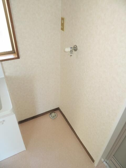 関根下土棚貸家の洗面所