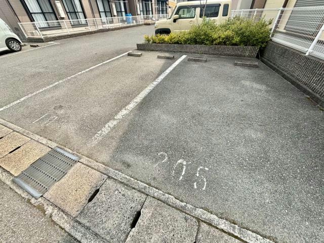 メイプルハイツの駐車場