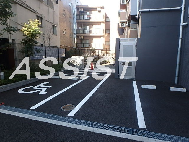 スパシエヴァロル品川荏原の駐車場