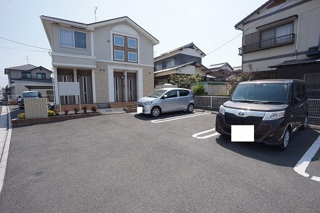グリーンヒルの駐車場