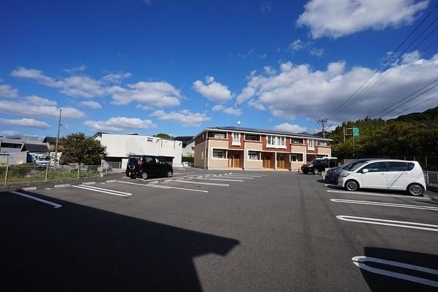プロムナード上上津役Ａの駐車場
